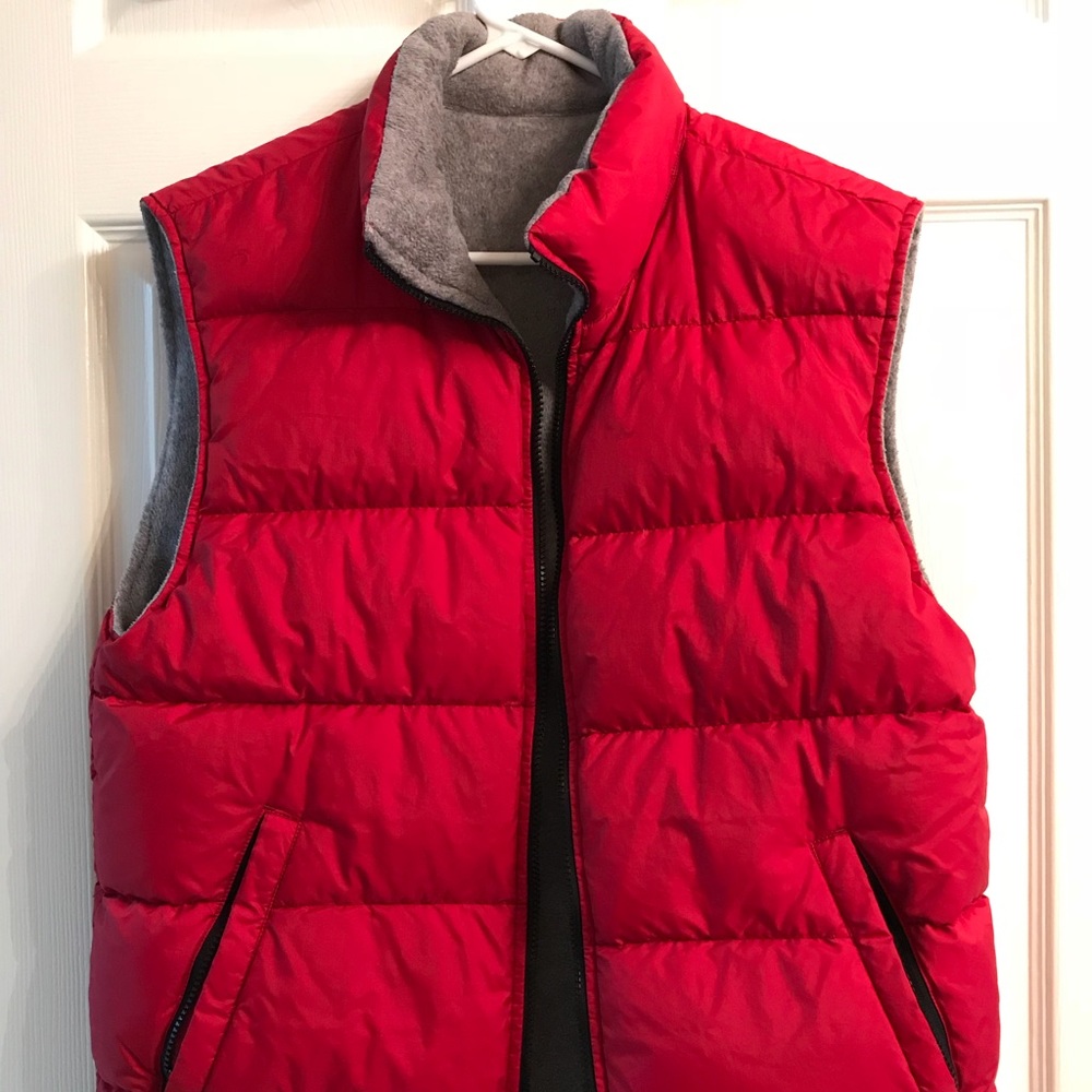 Reversible down-feathered vest